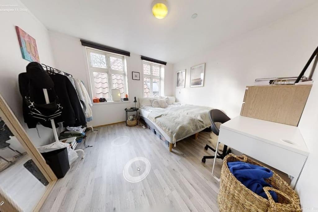 Spacious, 1 Minute From Bryggen! Bergen Exterior photo